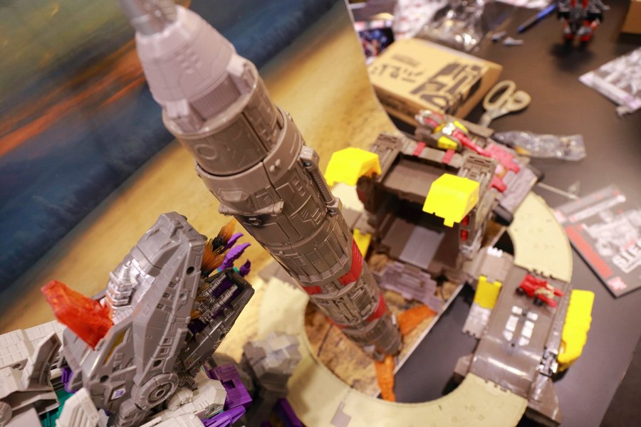 Siege Singapore Fan Event Hands On With Omega Supreme Refraktor New Deluxes  (48 of 55)